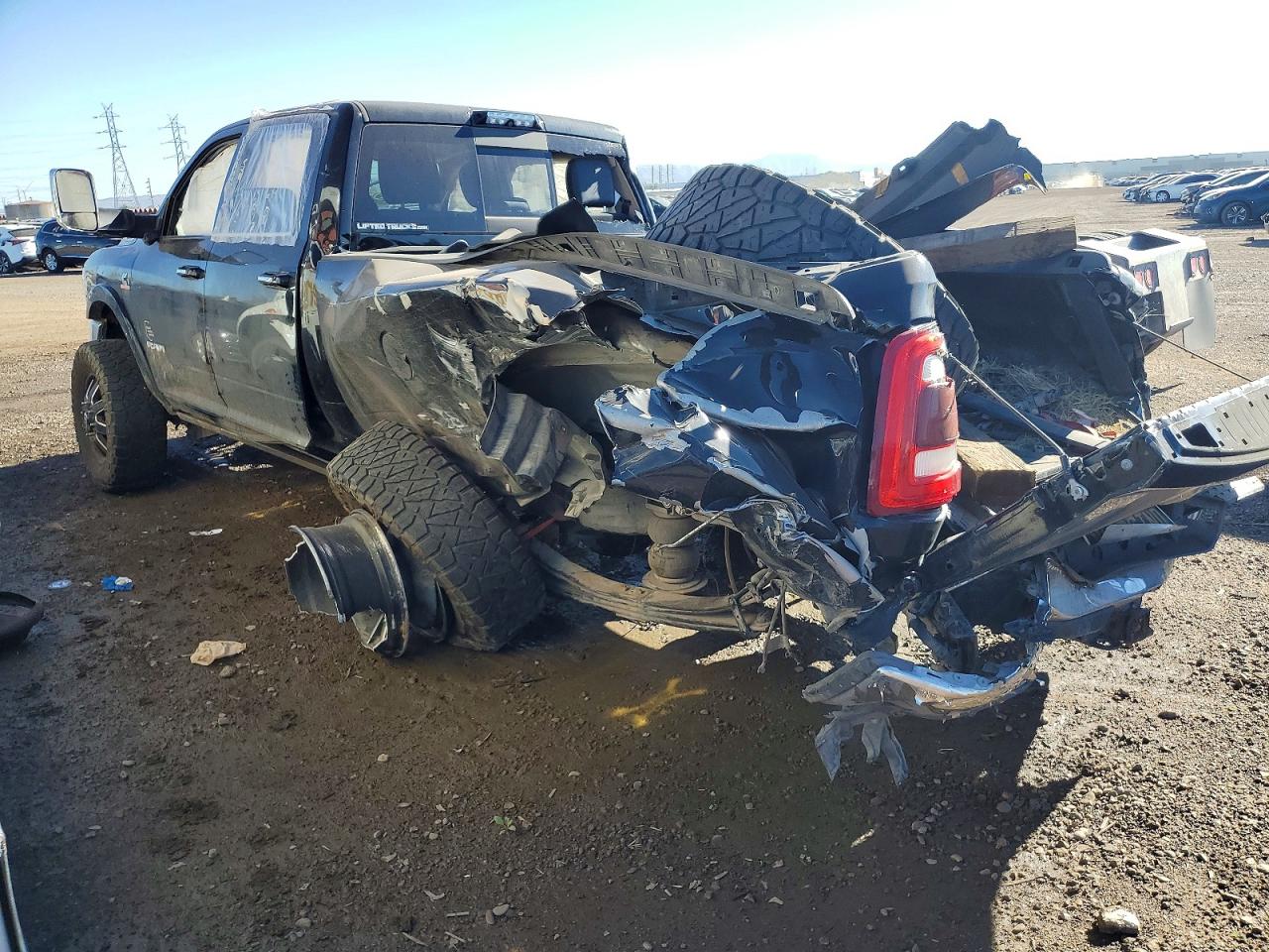 2019 Ram 3500 VIN 3C63RRJL6KG592283 photo 3