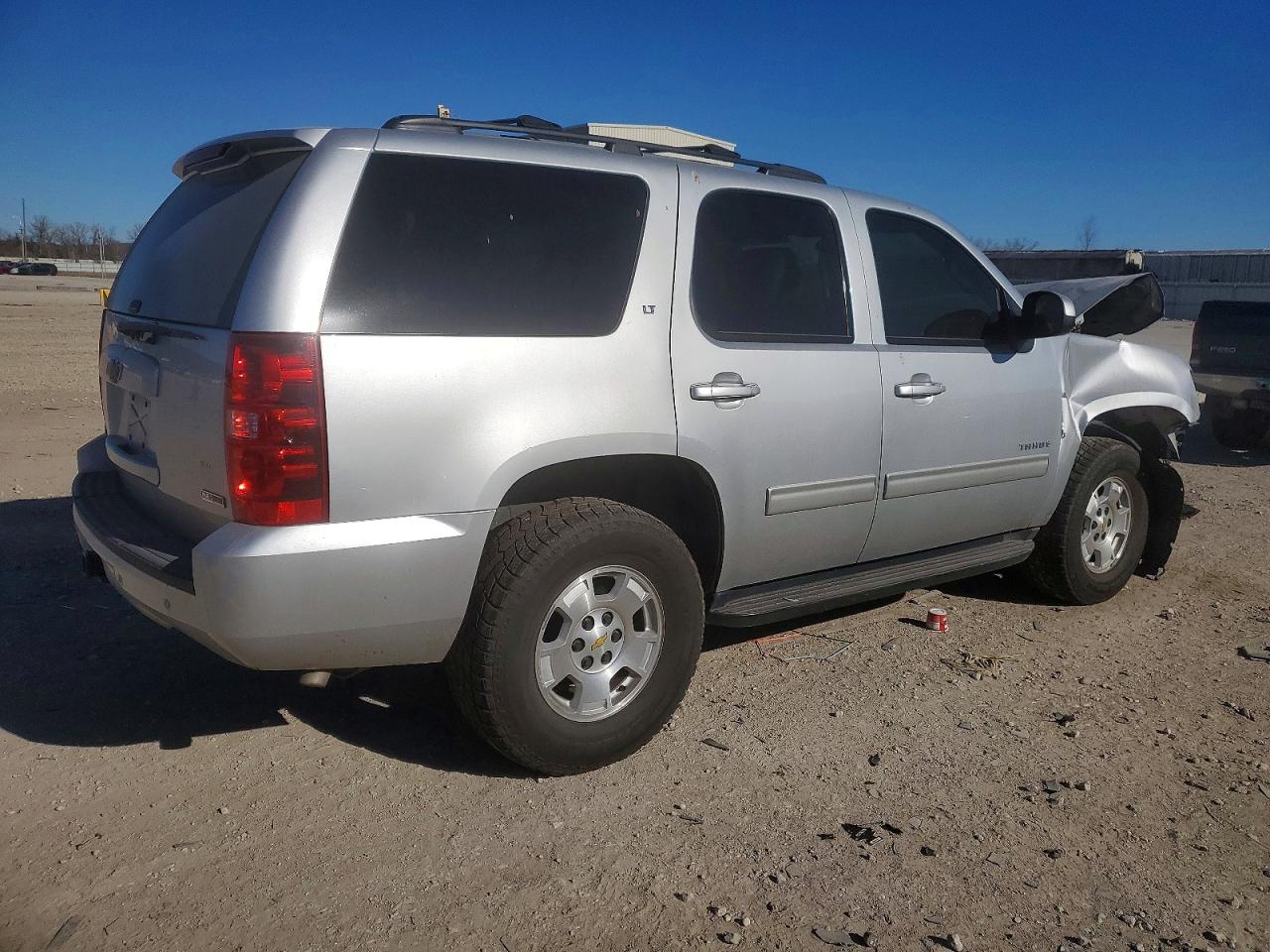 2012 Chev Tahoe VIN 1GNSCBE00CR141212 photo 3