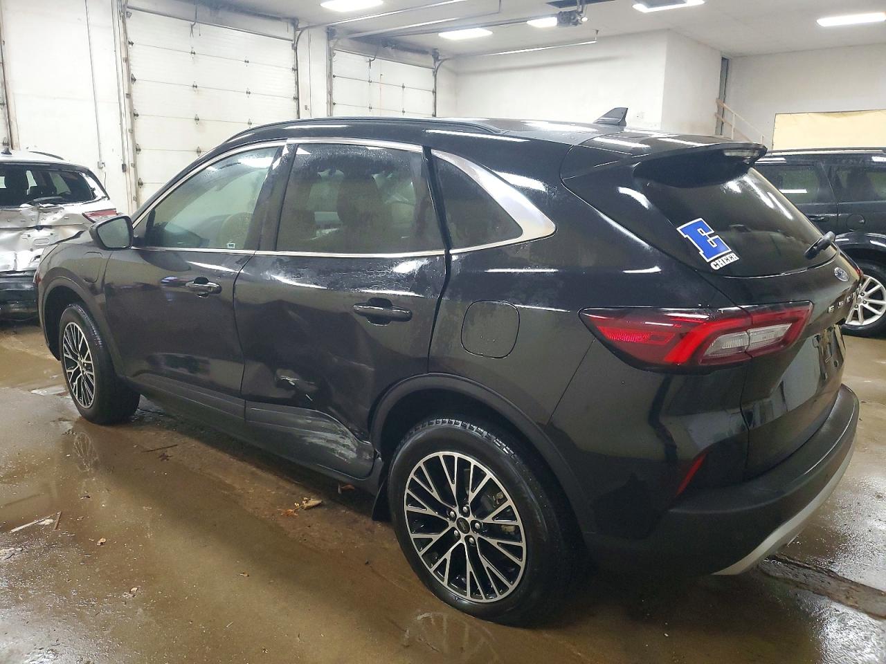 2025 Ford Escape VIN 1FMCU0E12SUA51204 photo 2