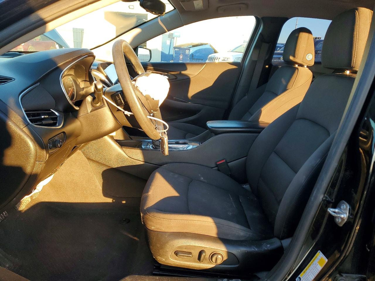 2020 Chev Malibu VIN 1G1ZD5ST6LF025852 photo 7