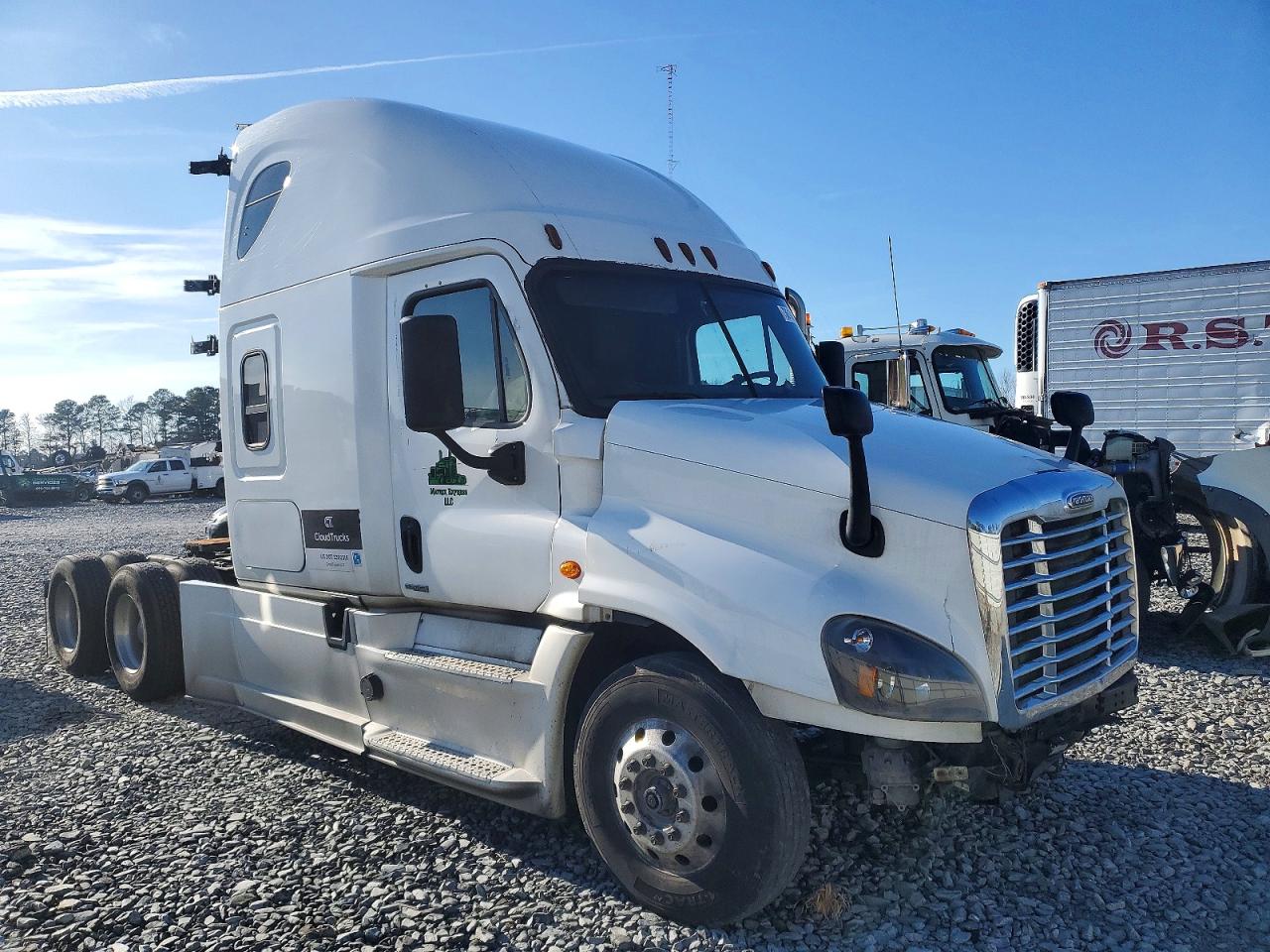 2018 FREIGHTLINER All other VIN 1FUJGLDR0JLJH9462 photo 1
