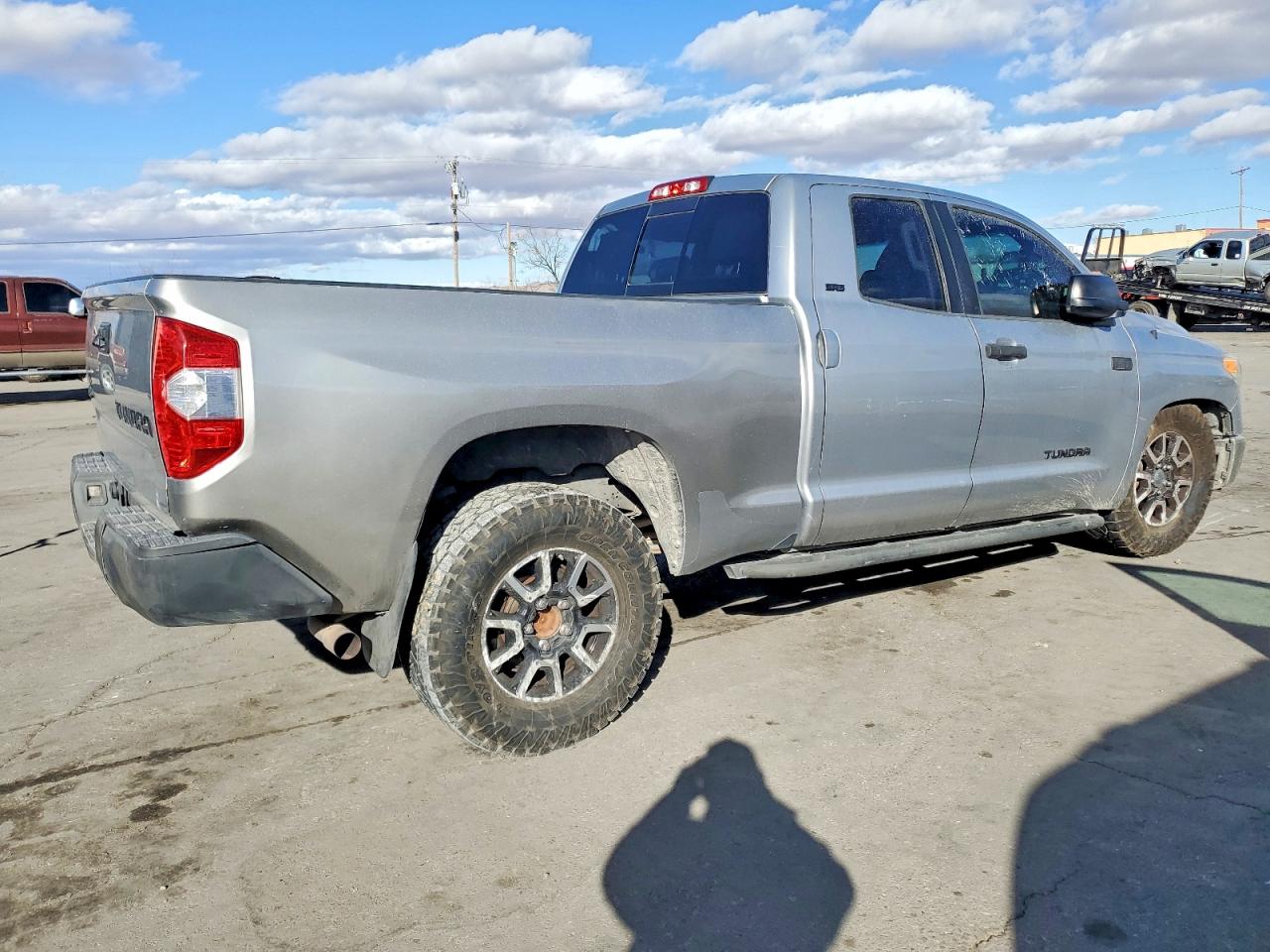 2015 Toyota Tundra VIN 5TFUW5F15FX445444 photo 3