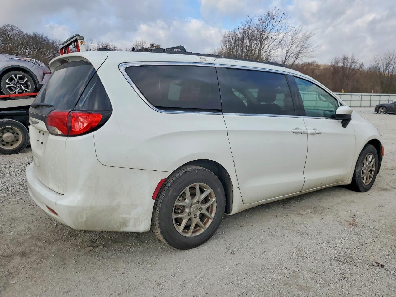 2021 Chrysler Minivan VIN 2C4RC1DG6MR505631 photo 3