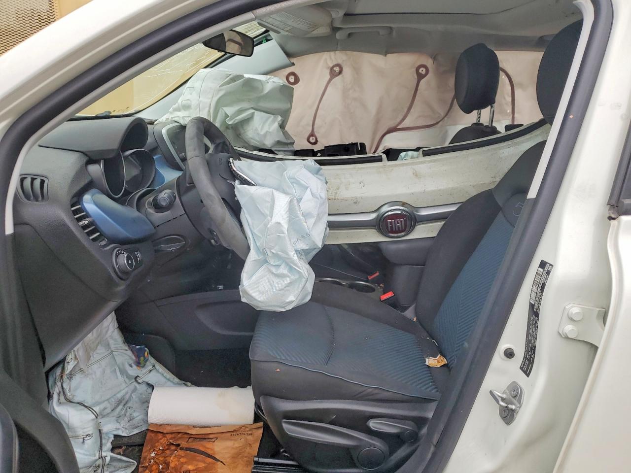 2018 Fiat 500 VIN ZFBCFYAB4JP672424 photo 7