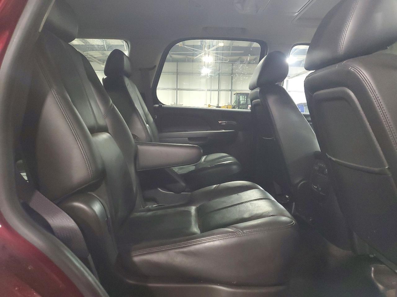 2010 Chevrolet Tahoe VIN 1GNUKBE08AR188657 photo 11