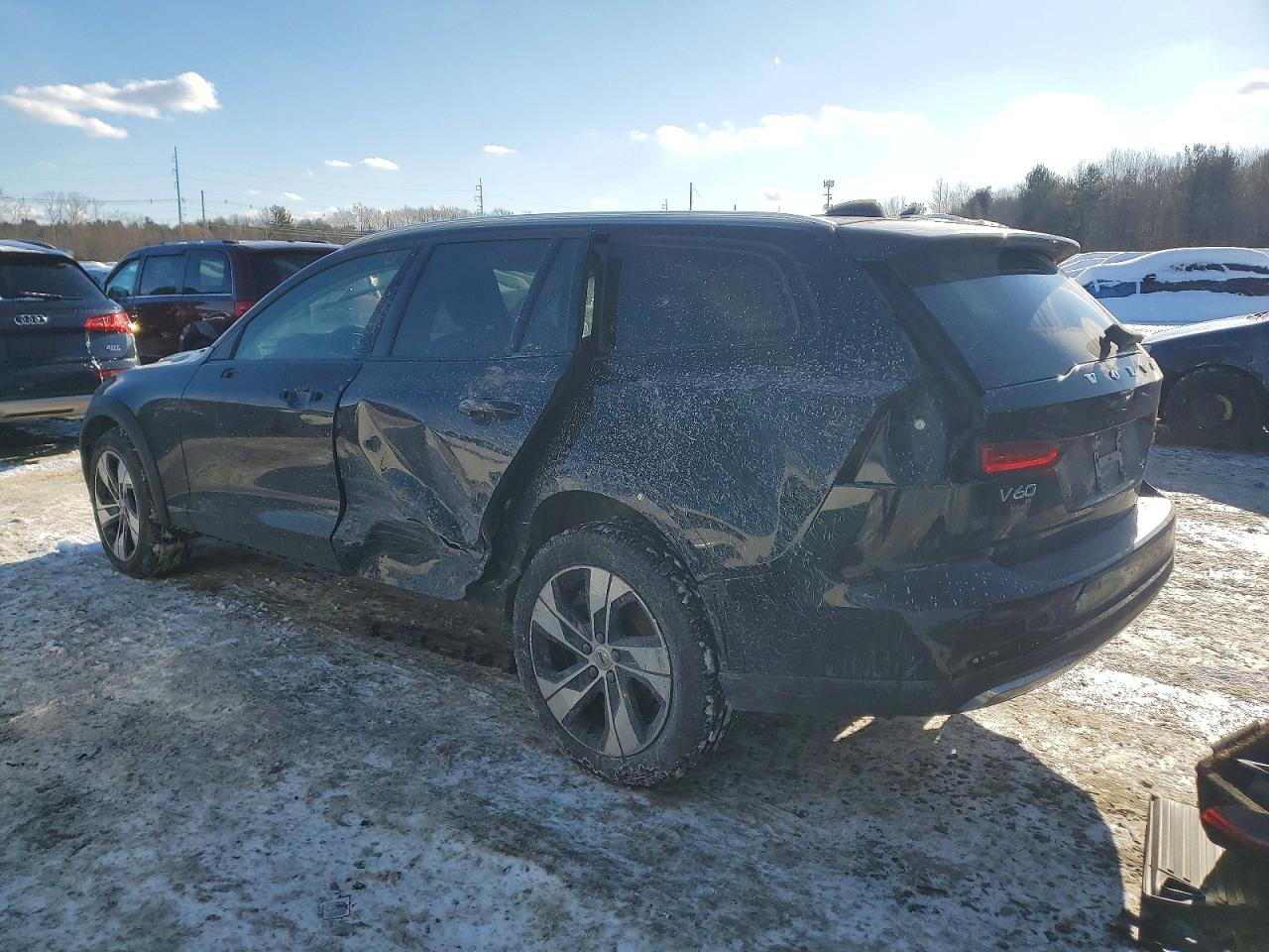 2023 Volvo V60 VIN YV4L12WZ8P2111760 photo 2