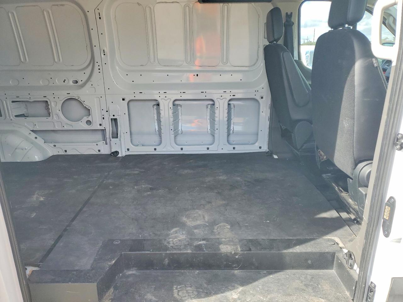 2025 Ford Transit VIN 1FTBR1Y89SKA07406 photo 11