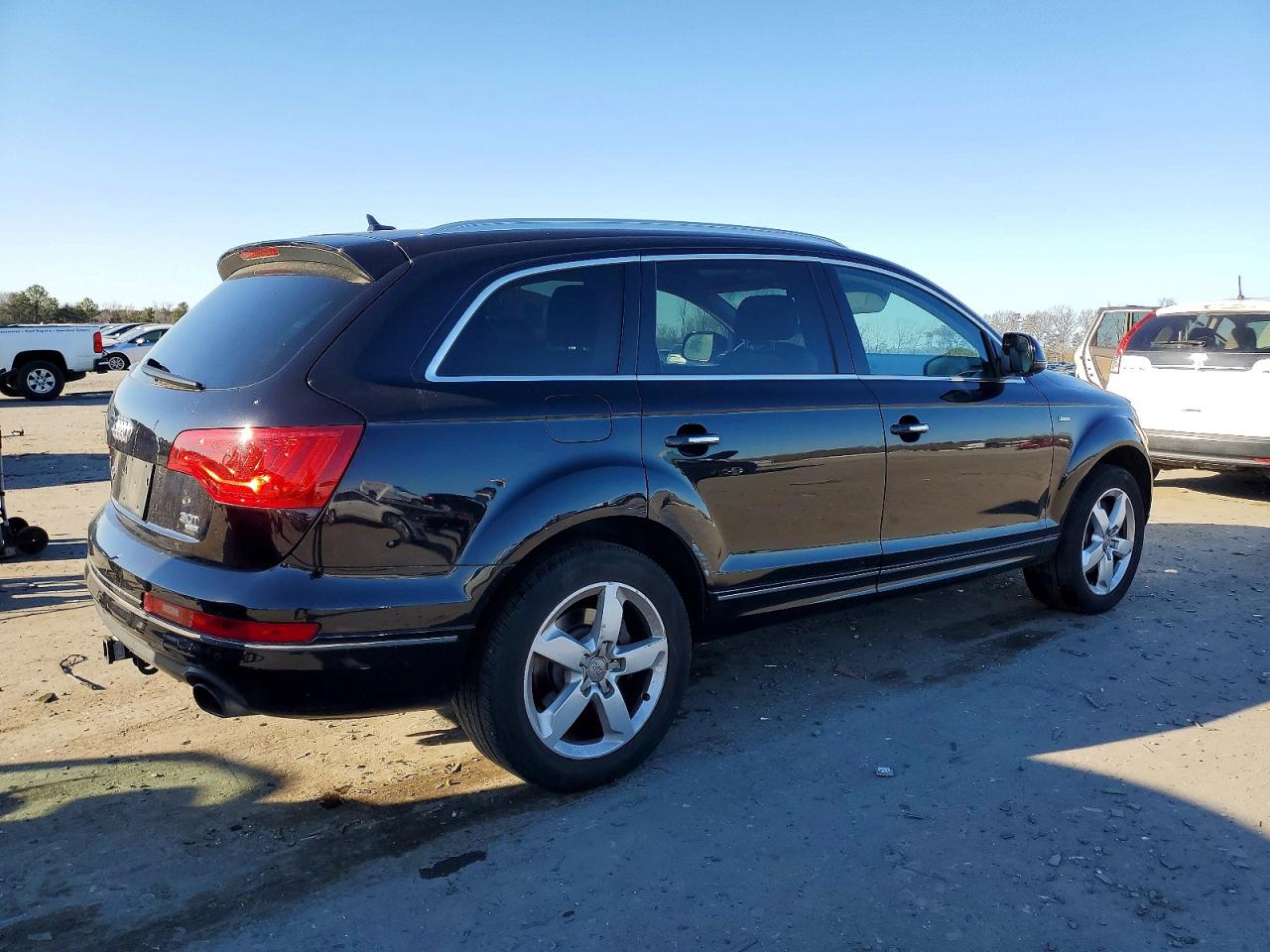 2015 Audi Q7 VIN WA1LGAFE6FD010173 photo 3