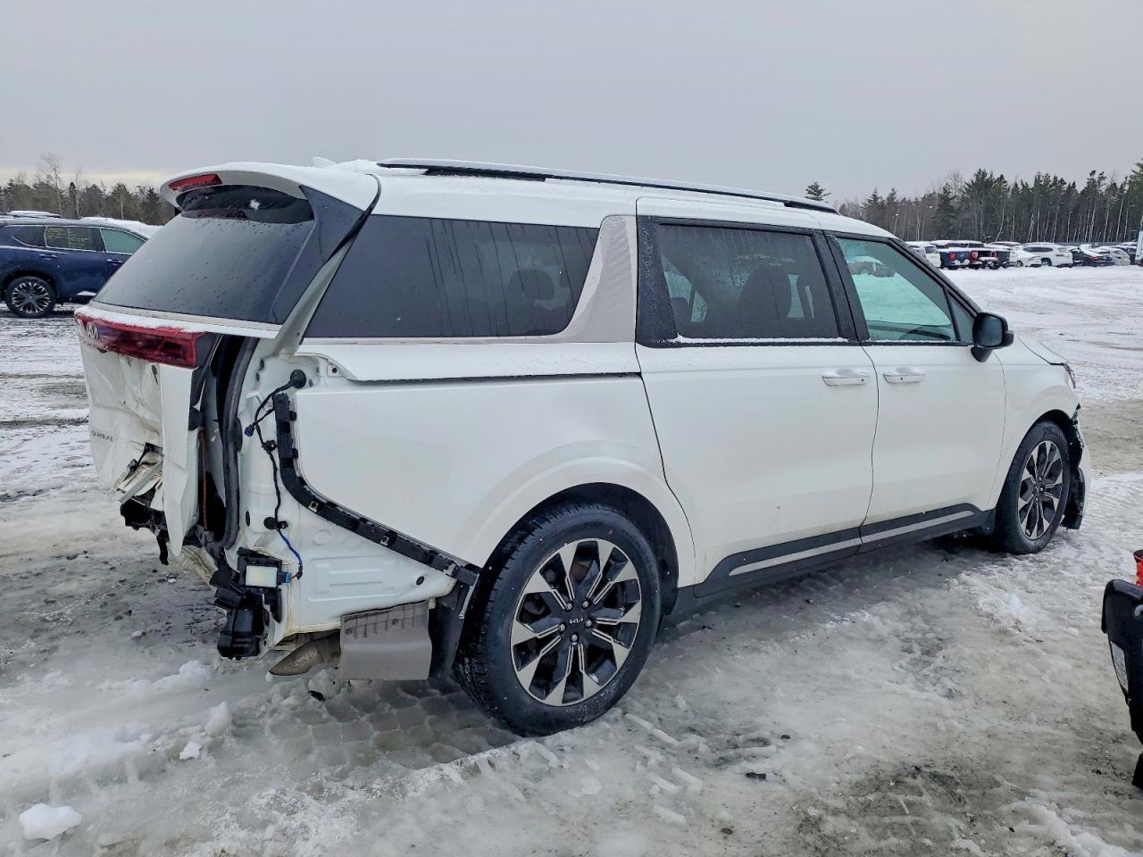 2024 KIA Carnival e VIN KNDNC5H38R6324414 photo 3