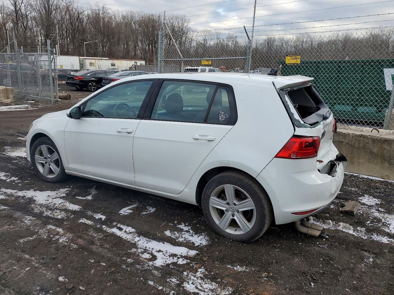 2017 Volkswagen Golf VIN 3VW117AU3HM031146 photo 2