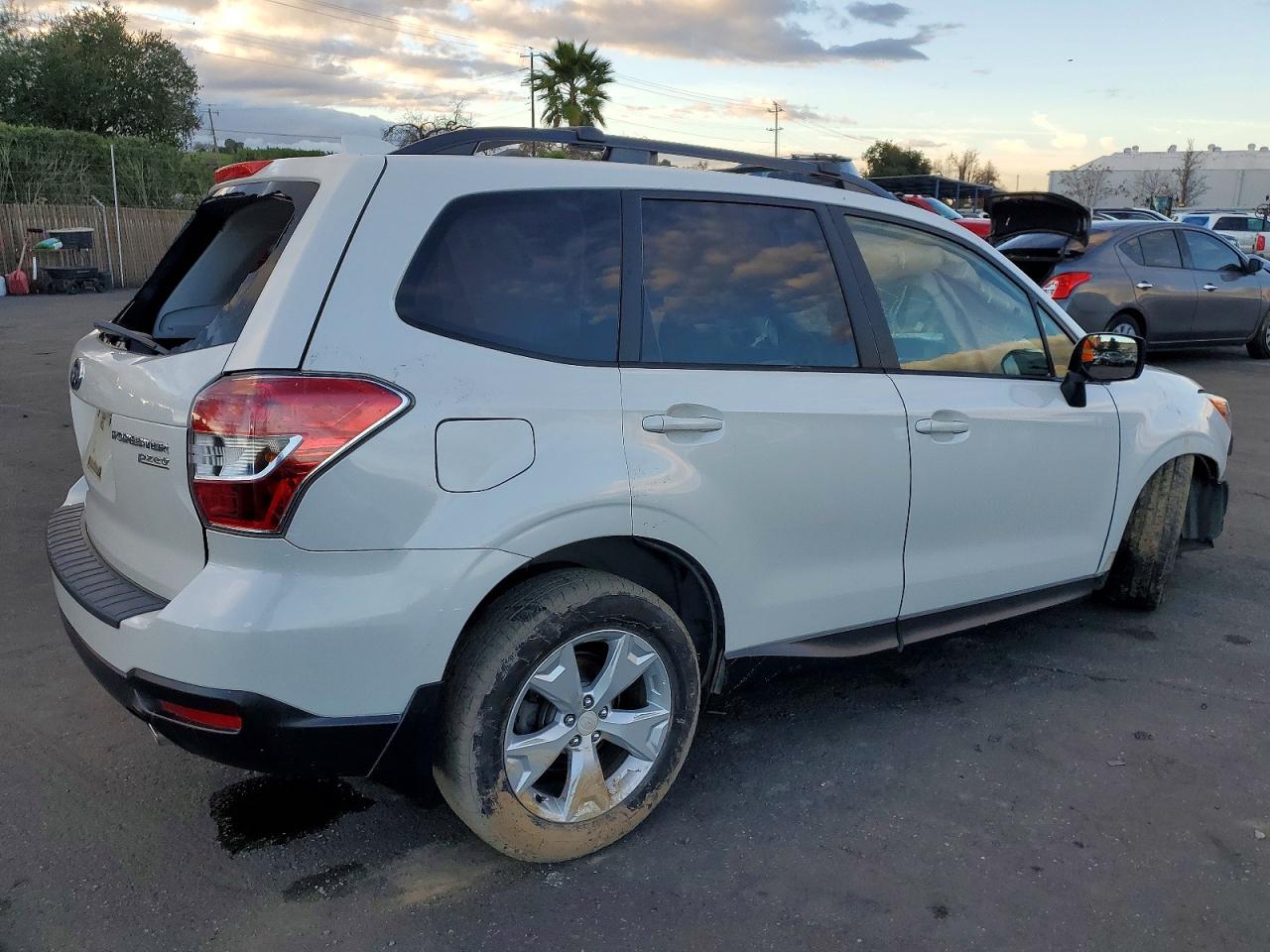2016 Subaru Forester VIN JF2SJADC8GH431537 photo 3