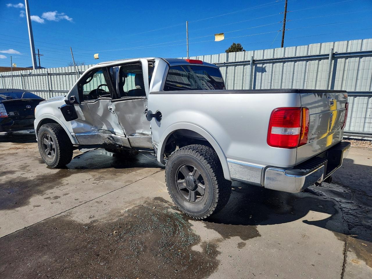 2006 Lincoln Mark lt VIN 5LTPW18596FJ12950 photo 2