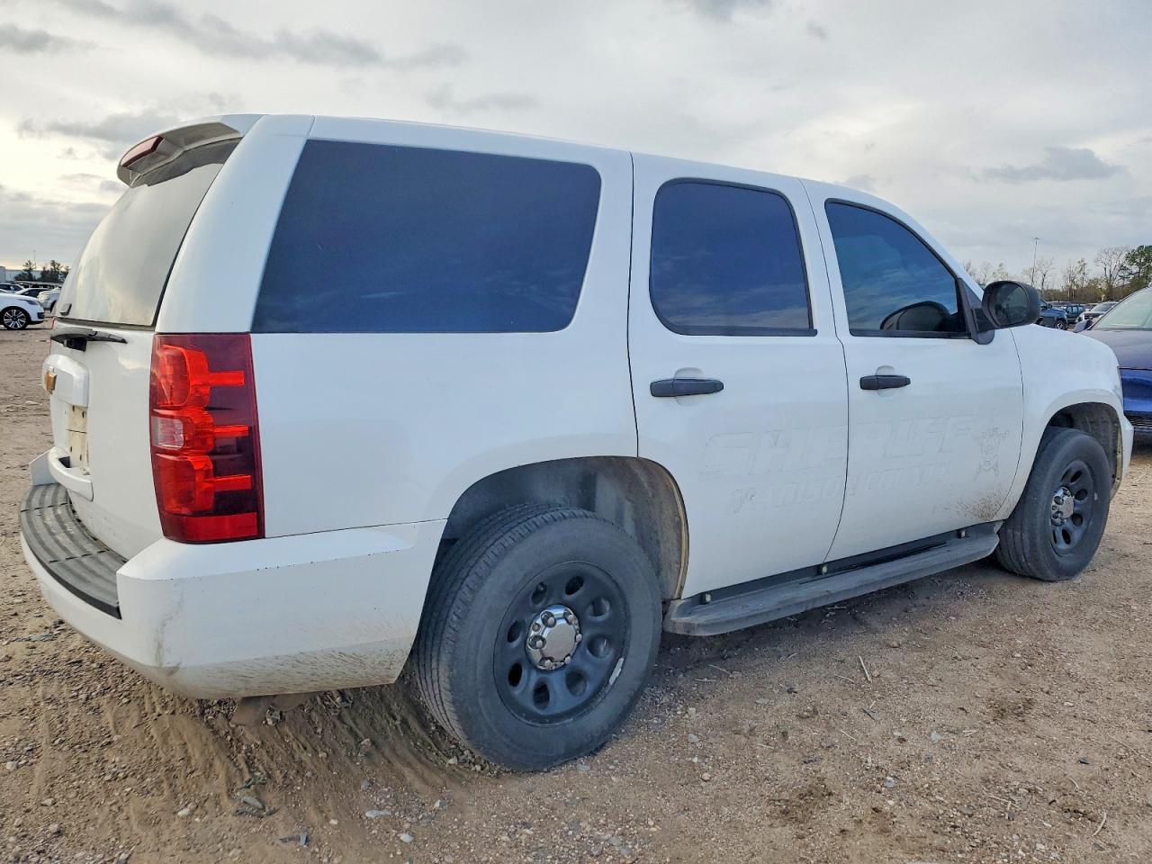 2012 Chevrolet Tahoe VIN 1GNLC2E04CR317327 photo 3