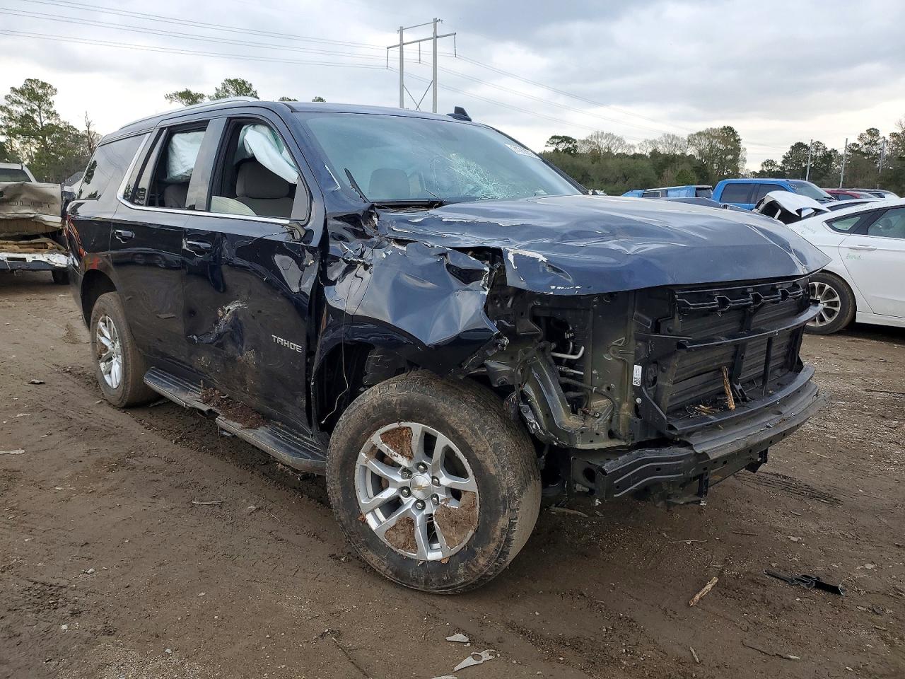 2022 Chevrolet Tahoe VIN 1GNSCMKD1NR121007 photo 4