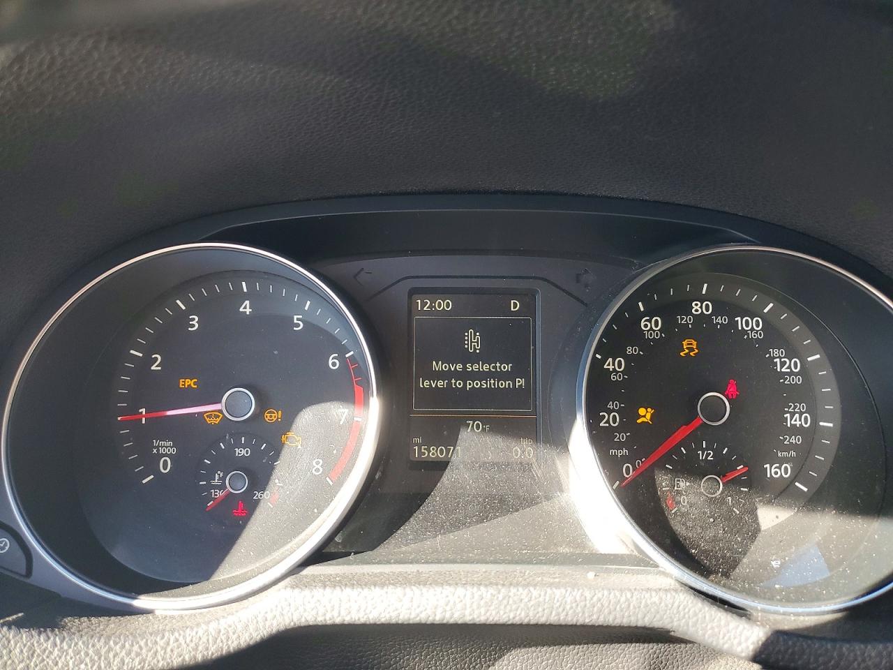 2017 Volkswagen Passat VIN 1VWGT7A3XHC063136 photo 9