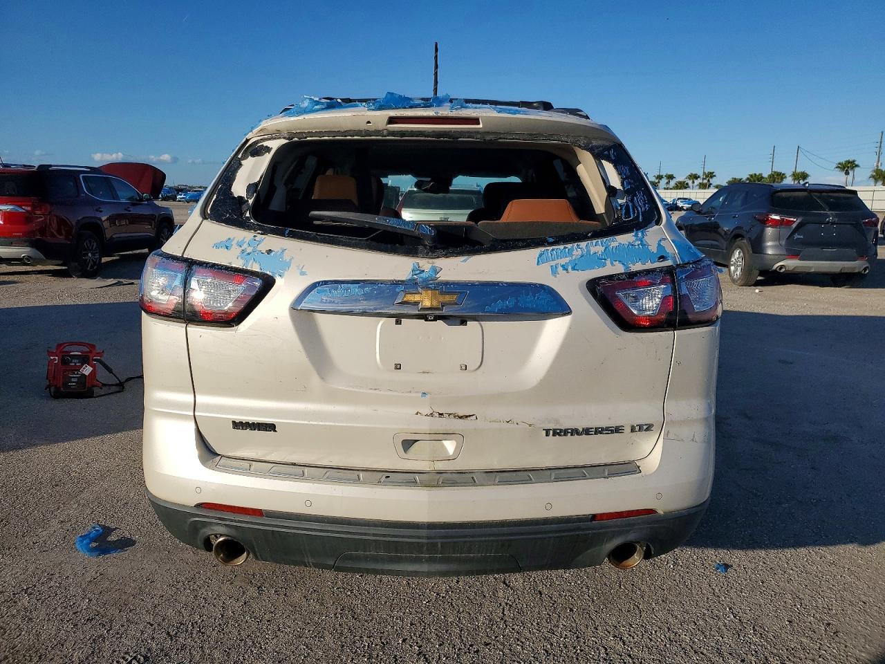 2015 Chevrolet Traverse VIN 1GNKRJKD0FJ205512 photo 6