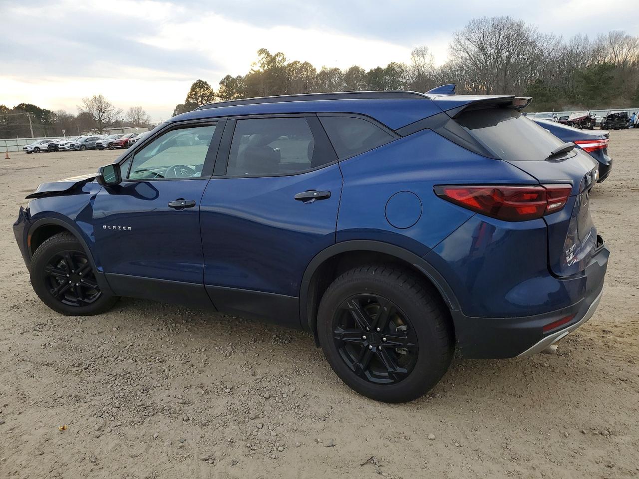 2023 Chevrolet Blazer VIN 3GNKBDRS4PS101423 photo 2