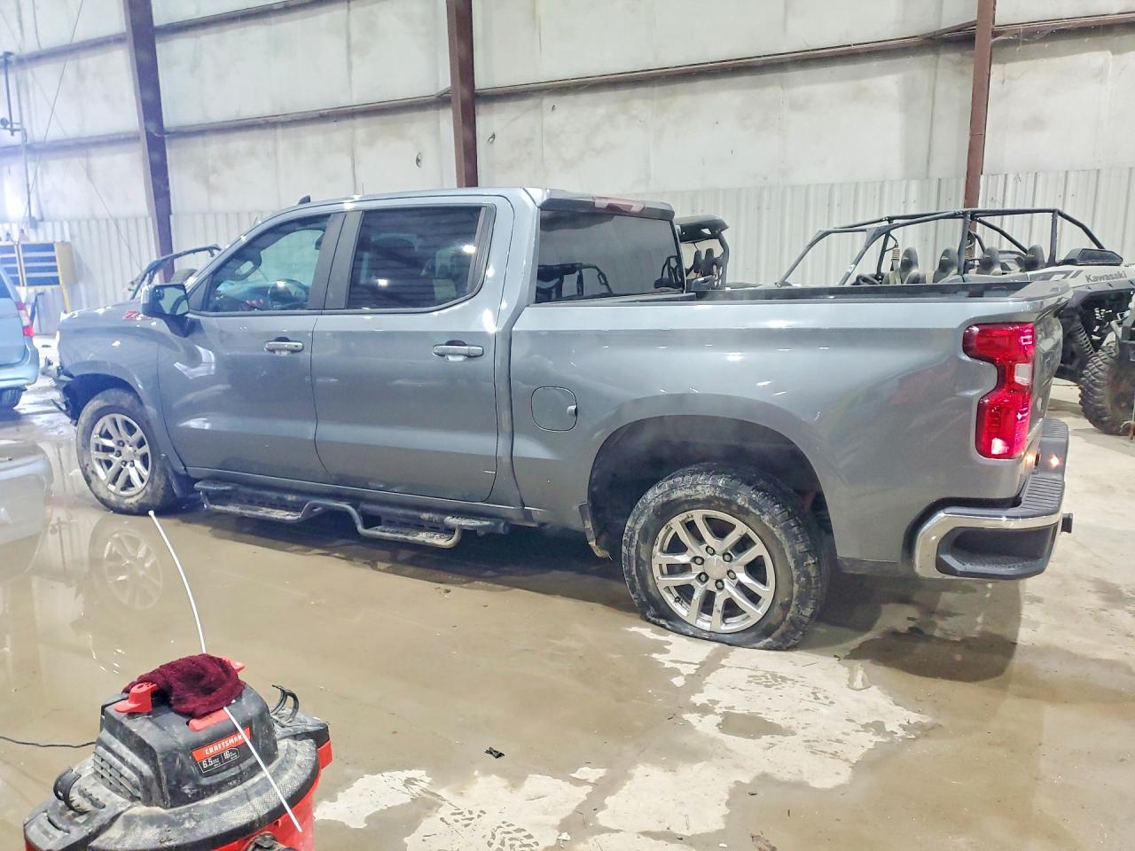 2020 Chevrolet All models VIN 3GCUYDED1LG110262 photo 2