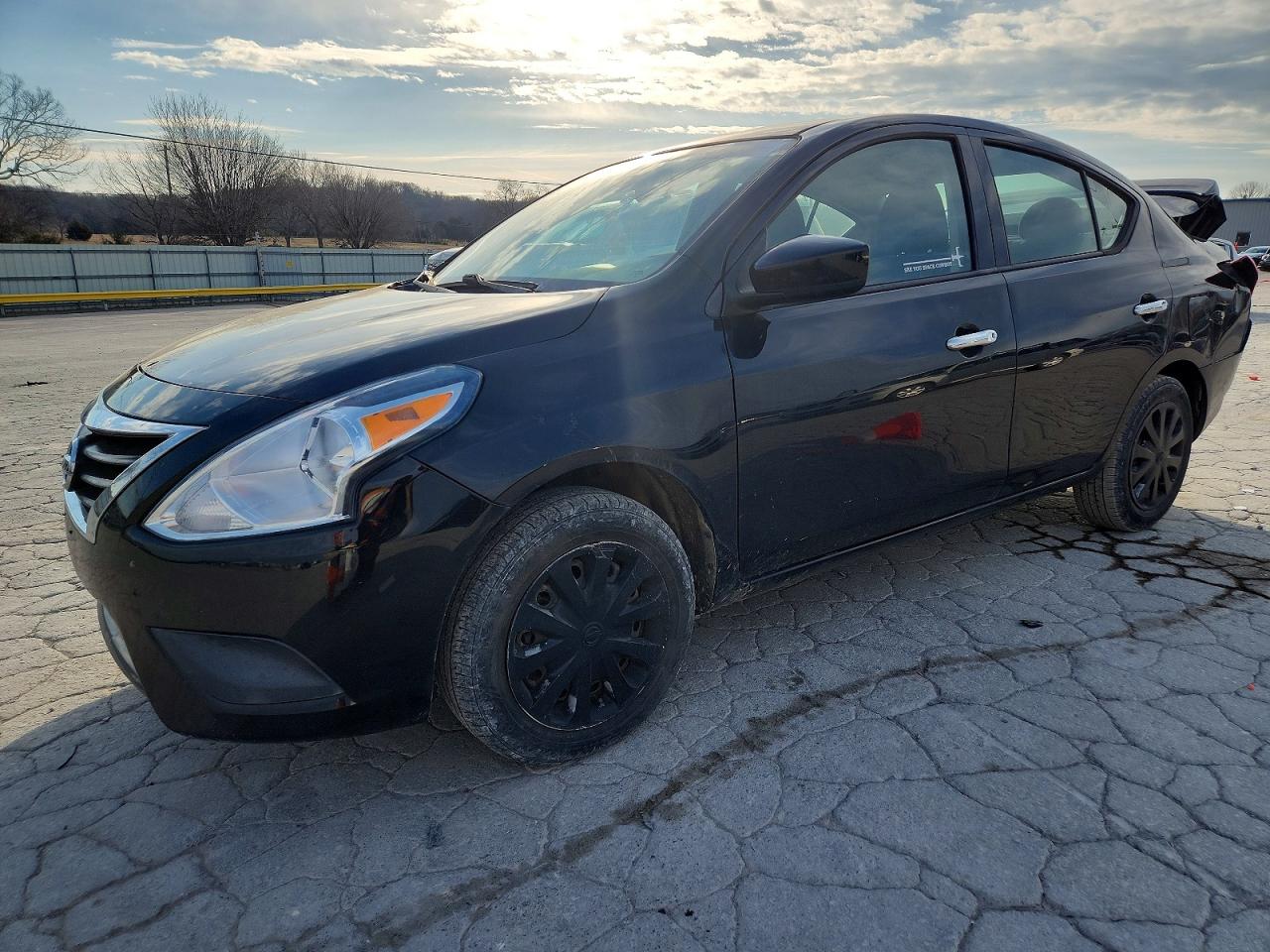 2018 NISS Versa VIN 3N1CN7AP9JL858142 photo 1