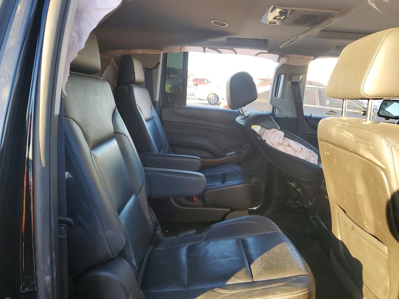 2015 Chev Suburban VIN 1GNSKKKC9FR641939 photo 11