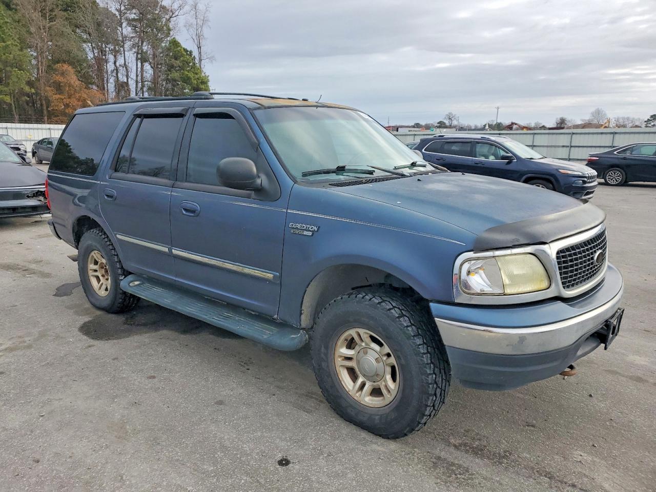 2002 Ford Expedition VIN 1FMRU16W62LA91379 photo 4