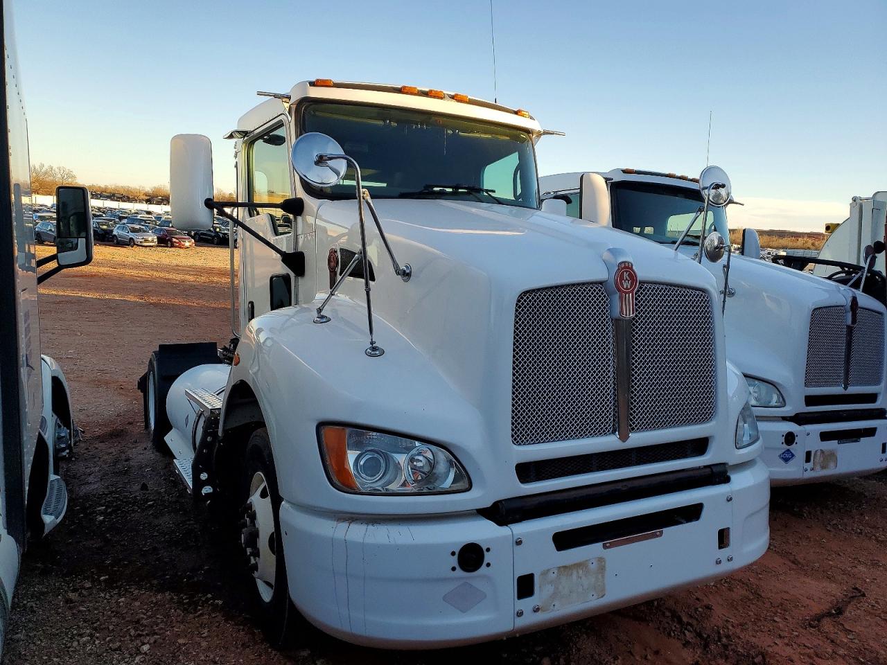 2017 KENWORTH All other VIN 3BKBA28X0HF158957 photo 1