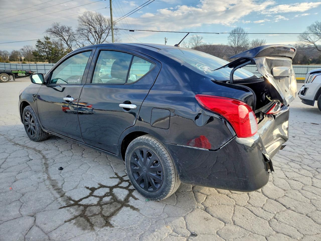 2018 NISS Versa VIN 3N1CN7AP9JL858142 photo 2