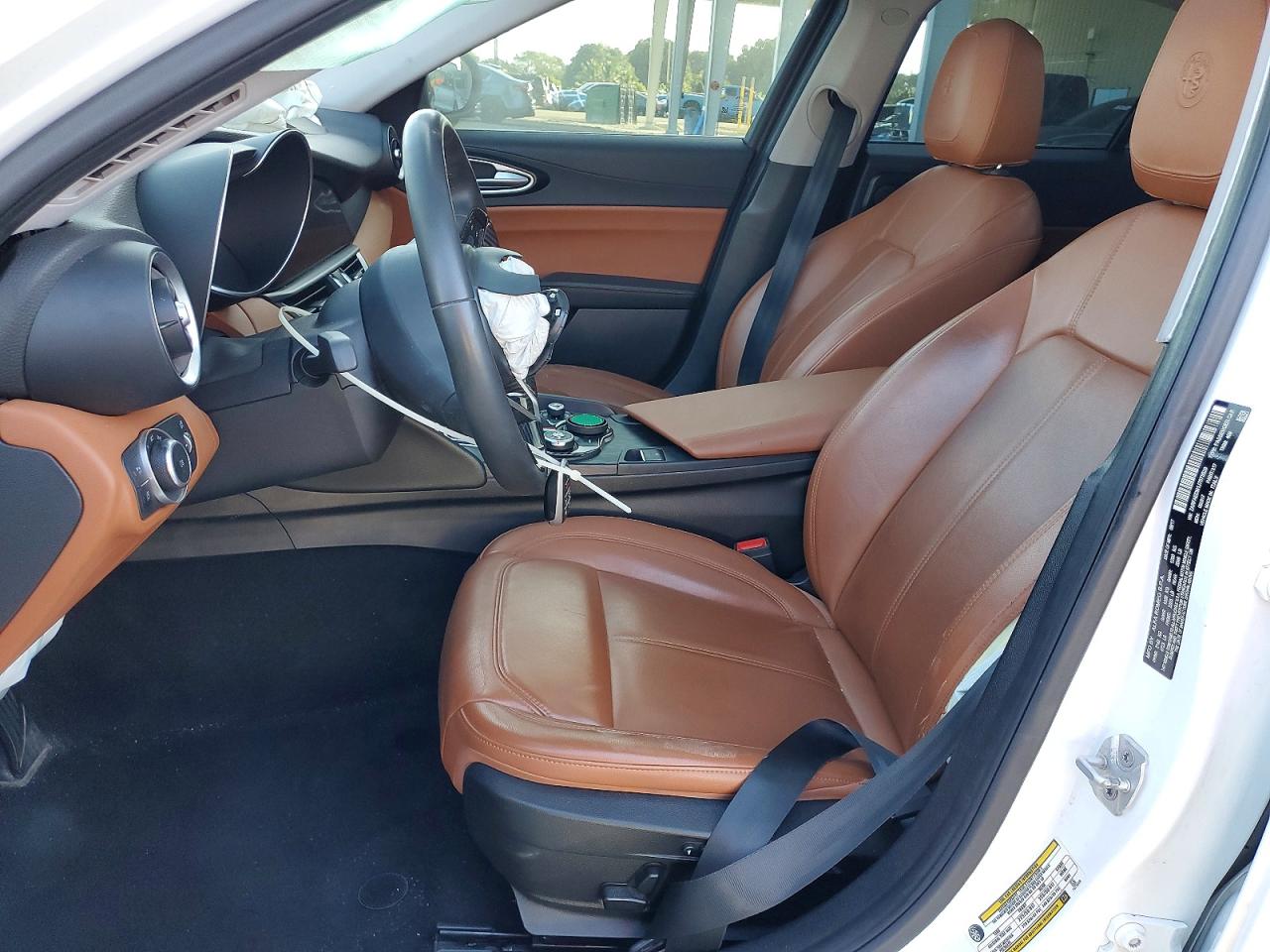 2018 Alfa Giulia VIN ZARFAEDN1J7573529 photo 7