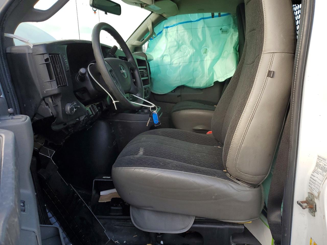 2022 GMC Savana VIN 1GTW7AFP5N1168380 photo 7