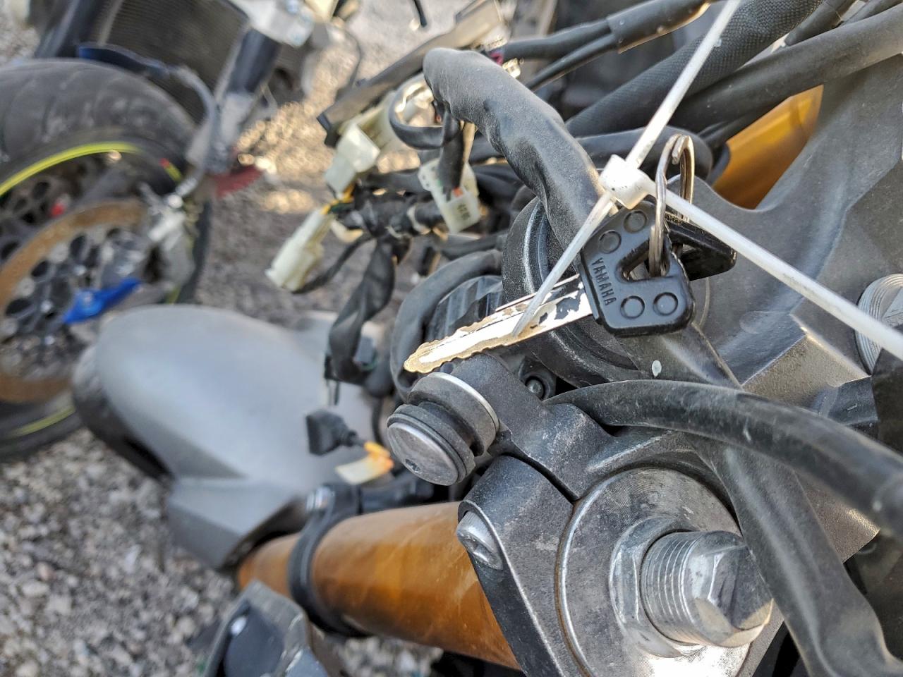 2014 YAMA Fz-07/09 VIN JYARN33E1EA000538 photo 8