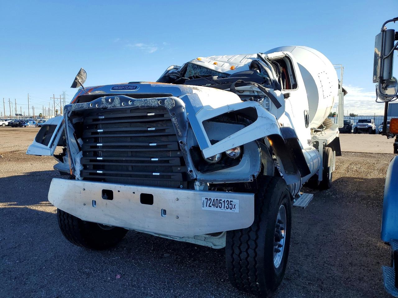 2026 FREIGHTLINER All other VIN 3ALMG3FE7TDWN7881 photo 2