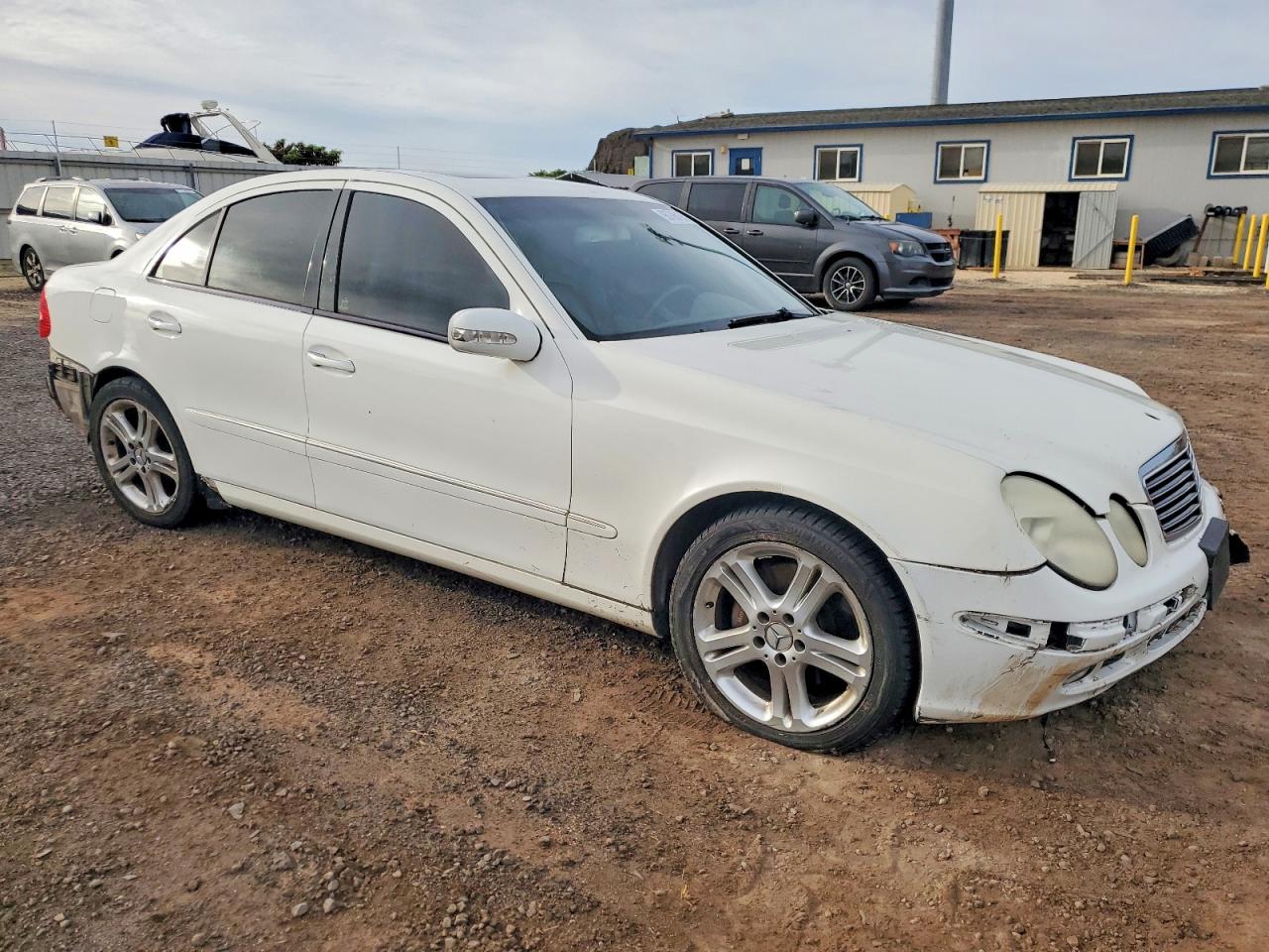 2005 Mercedes-Benz E-class VIN WDBUF70J05A663764 photo 4