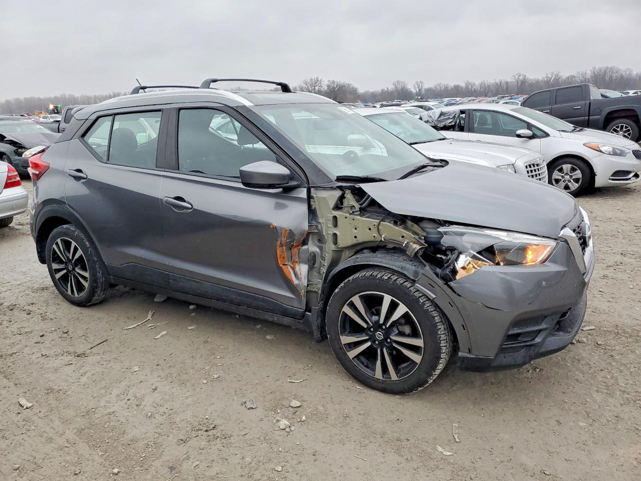 2019 Niss Kicks VIN 3N1CP5CU0KL503332 photo 4