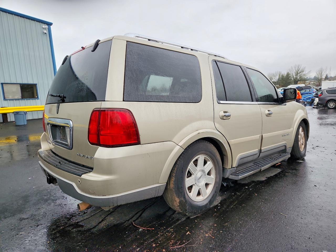 2004 LINCOLN Navigator VIN 5LMFU28R84LJ22163 photo 3
