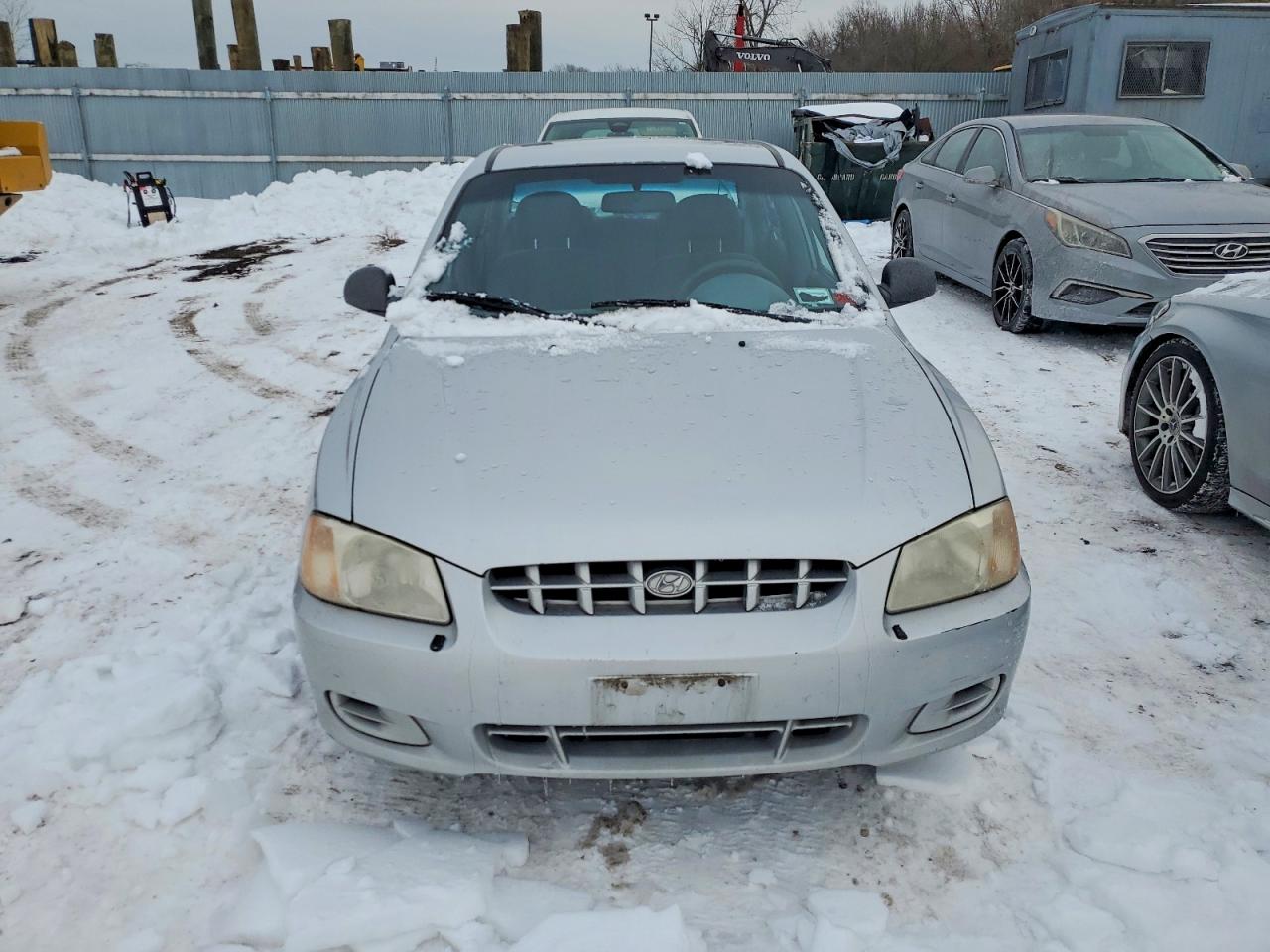 2002 Hyundai Accent VIN KMHCG45C02U325127 photo 5