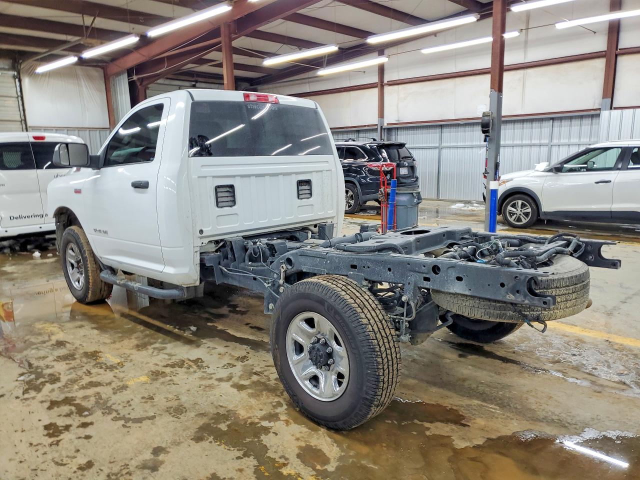 2022 Ram 2500 VIN 3C6MR5AJ7NG315464 photo 2