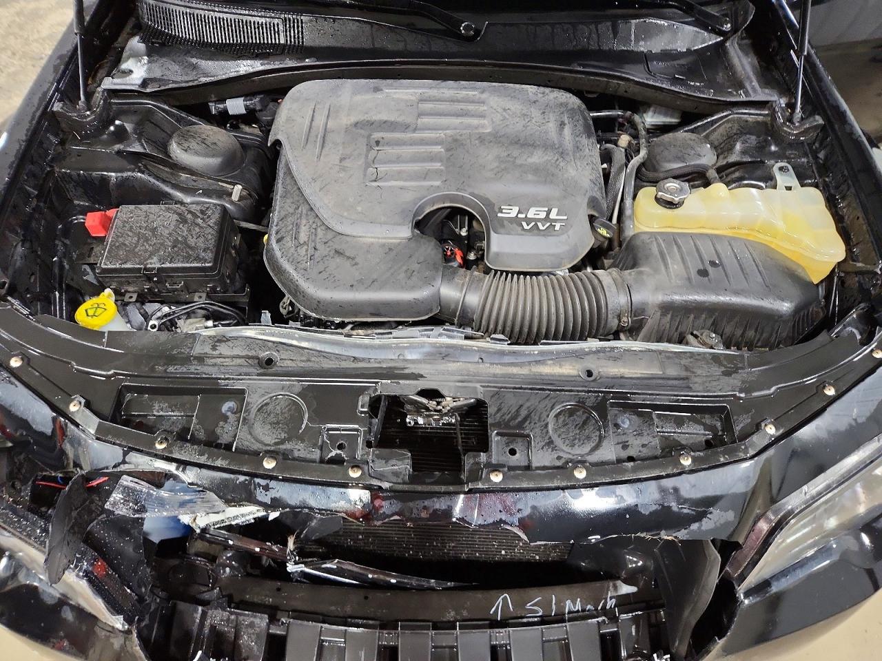 2018 Chrysler 300 VIN 2C3CCAAG0JH320989 photo 11