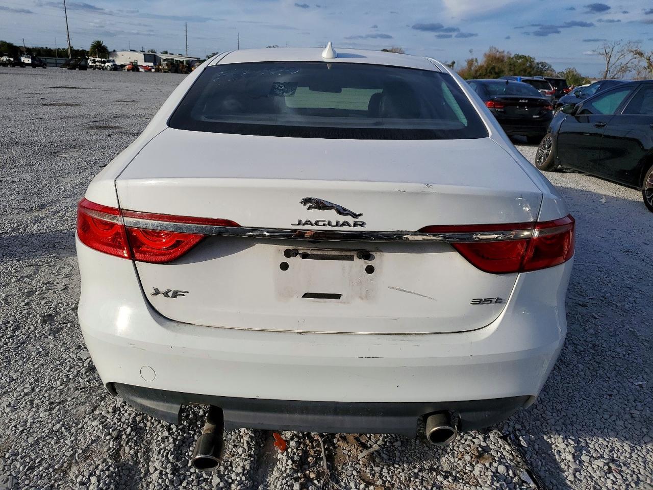 2017 Jaguar Xf VIN SAJBR4BV0HCY46610 photo 6