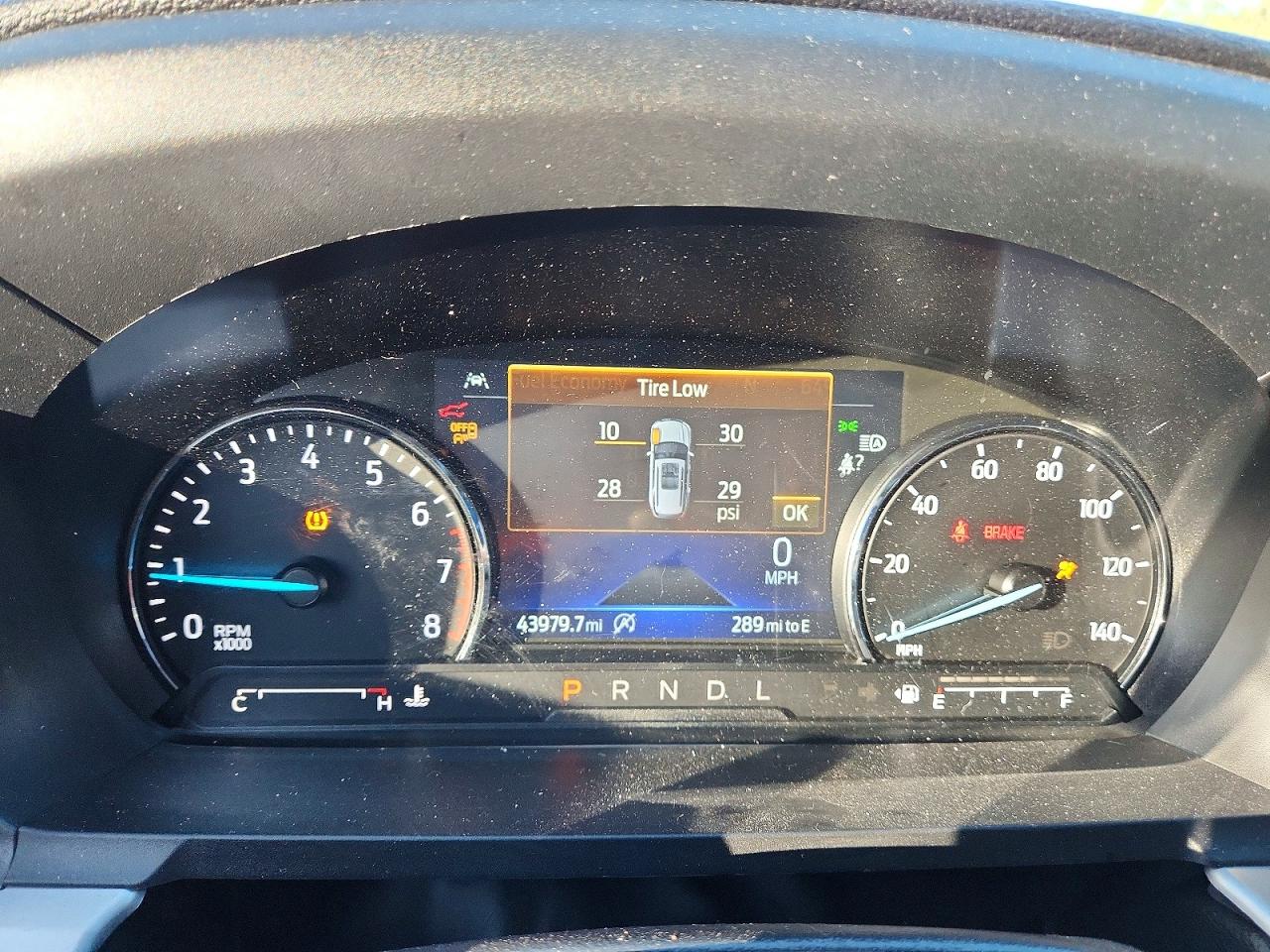 2024 Ford Explorer VIN 1FMSK8DH2RGA05606 photo 9