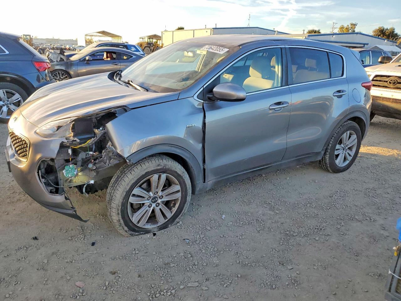 2018 Kia Sportage VIN KNDPMCAC0J7352131 photo 1