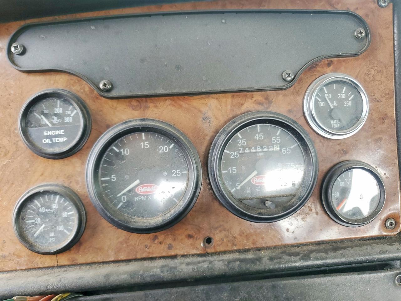 2004 PETERBILT All models VIN 1XPFDB9X74D810216 photo 8