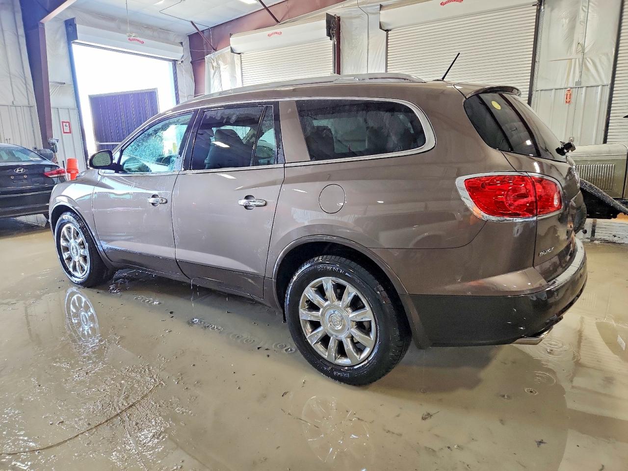 2012 Buick Enclave VIN 5GAKVDED0CJ386111 photo 2