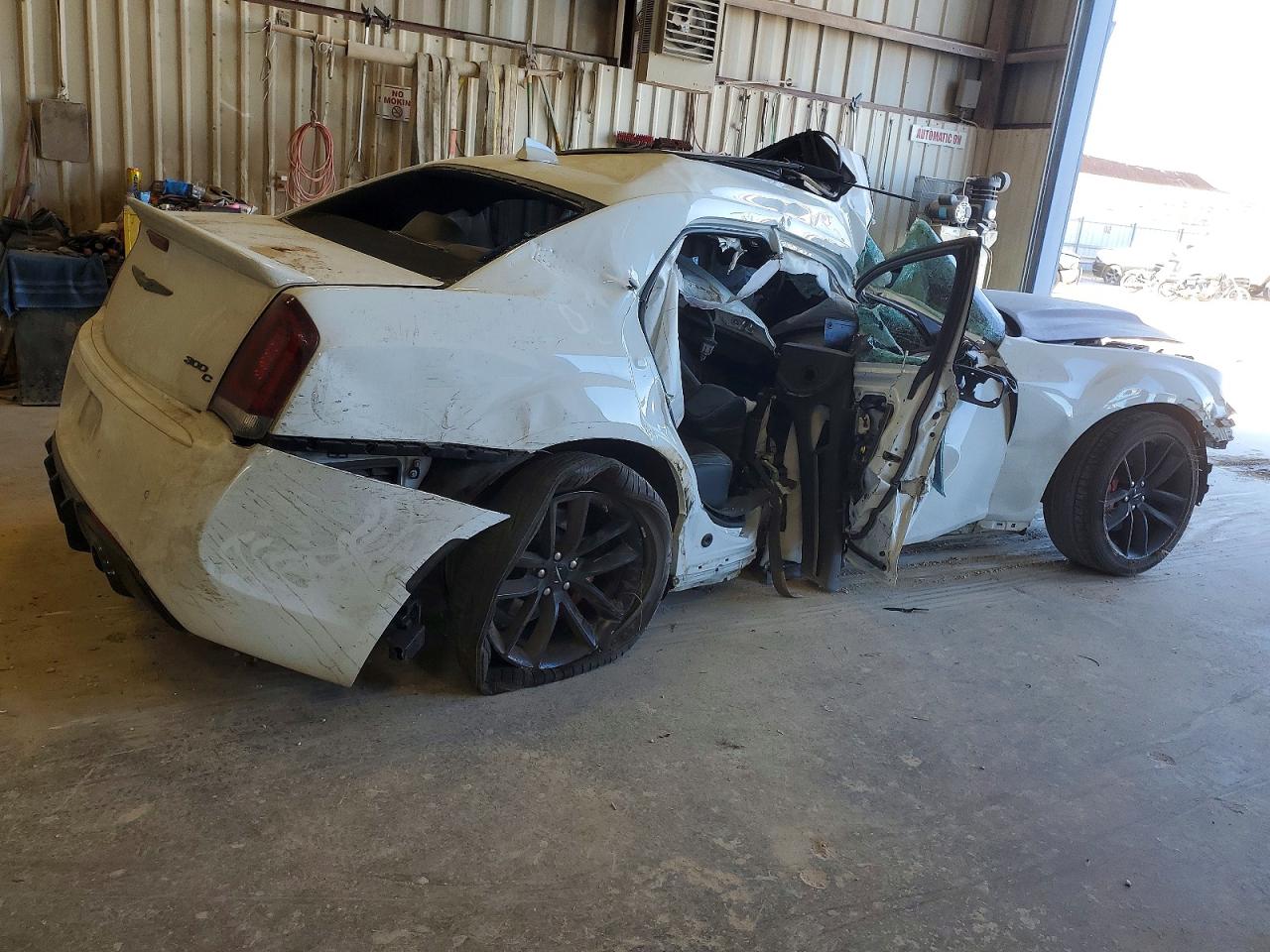 2023 Chrysler 300 VIN 2C3CCAPJ4PH500908 photo 3