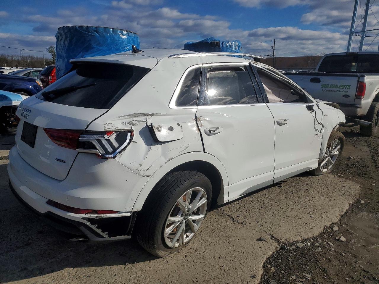 2023 Audi Q3 VIN WA1DECF3XP1043815 photo 3