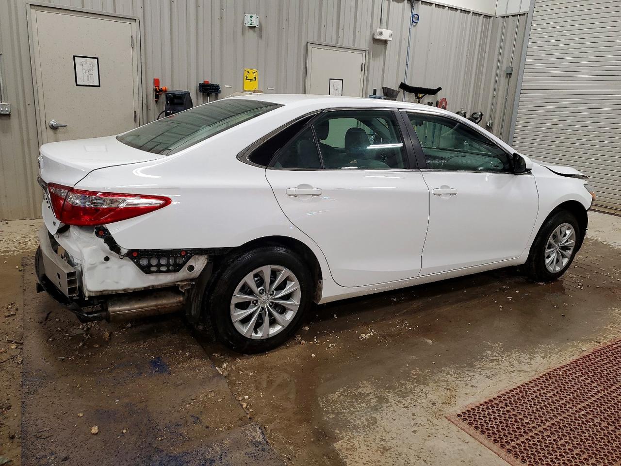 2017 Toyota Camry VIN 4T1BF1FK7HU785865 photo 3