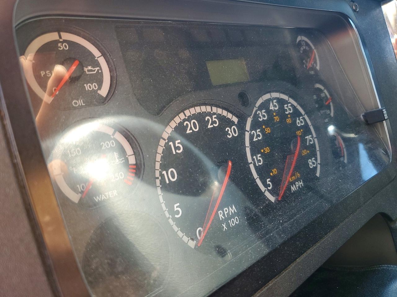 2009 FREIGHTLINER All models VIN 1FUJGLDR29LAL8539 photo 8