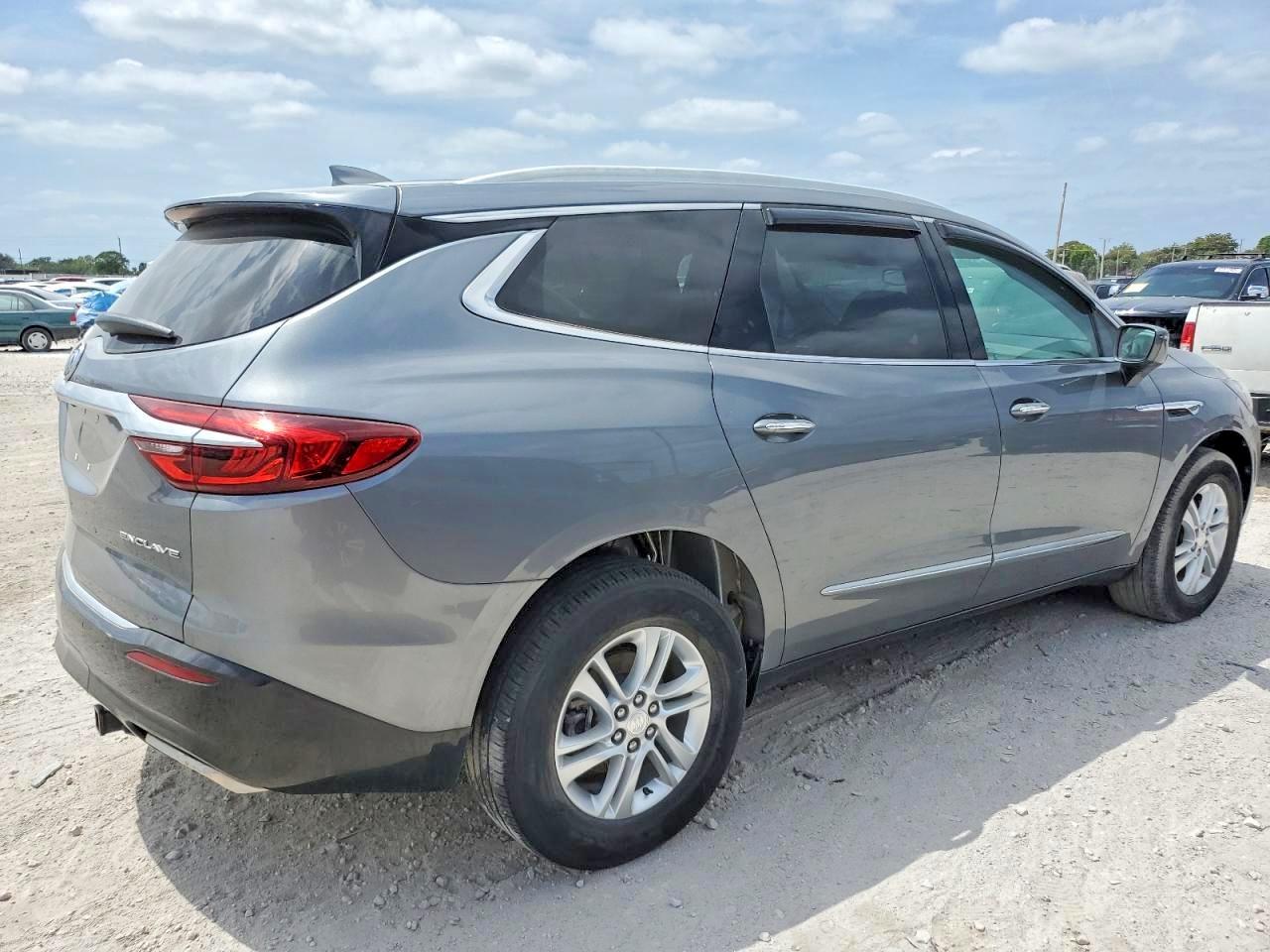 2018 Buick Enclave VIN 5GAERBKW4JJ212874 photo 3