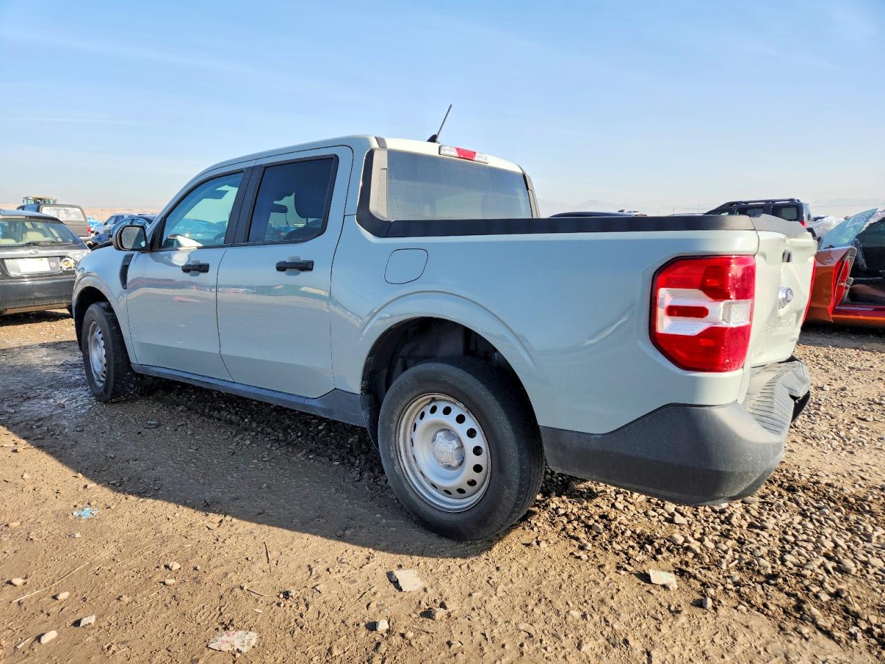 2022 Ford Maverick VIN 3FTTW8F93NRB07289 photo 2