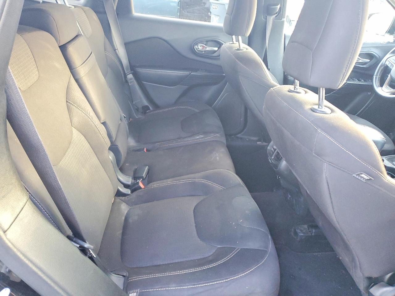 2016 Jeep Grand cher VIN 1C4PJLCB3GW172766 photo 11