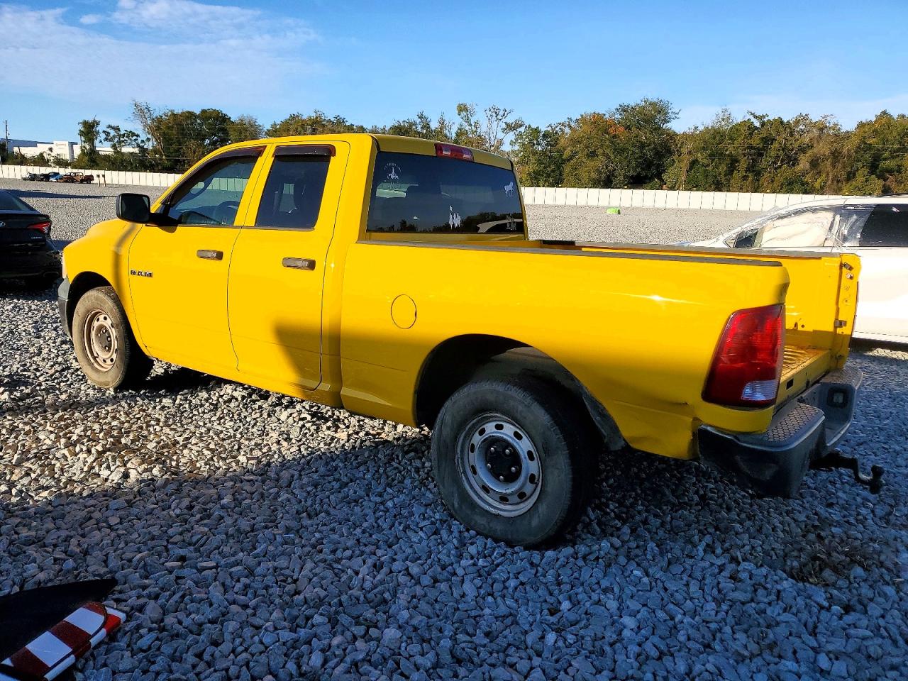2009 Dodge Ram 1500 VIN 1D3HB18K39S746282 photo 2
